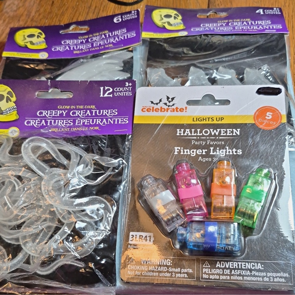 Way to Celebrate! Halloween Finger Lights Glow-in-the-Dark Bat Rat Snake creatur